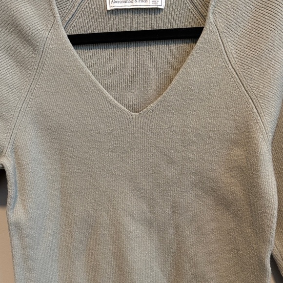 Abercrombie Ribbed V-Neck Sweater in Sage Green - Picture 3 of 4